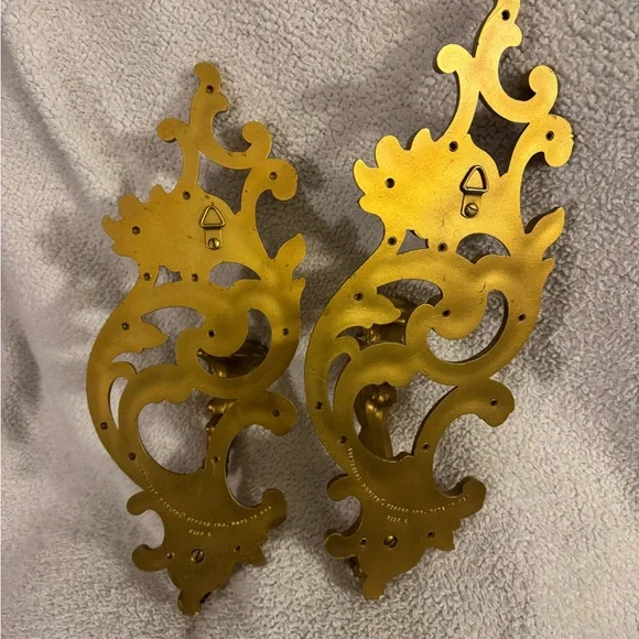 Elegant Vintage SYROCO Gold Wall Sconce Set - Picture 3 of 5